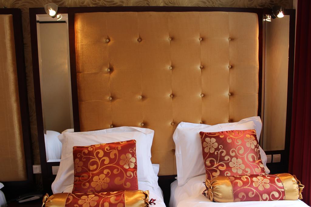 Hotel Des Buttes Chaumont Paris Rum bild